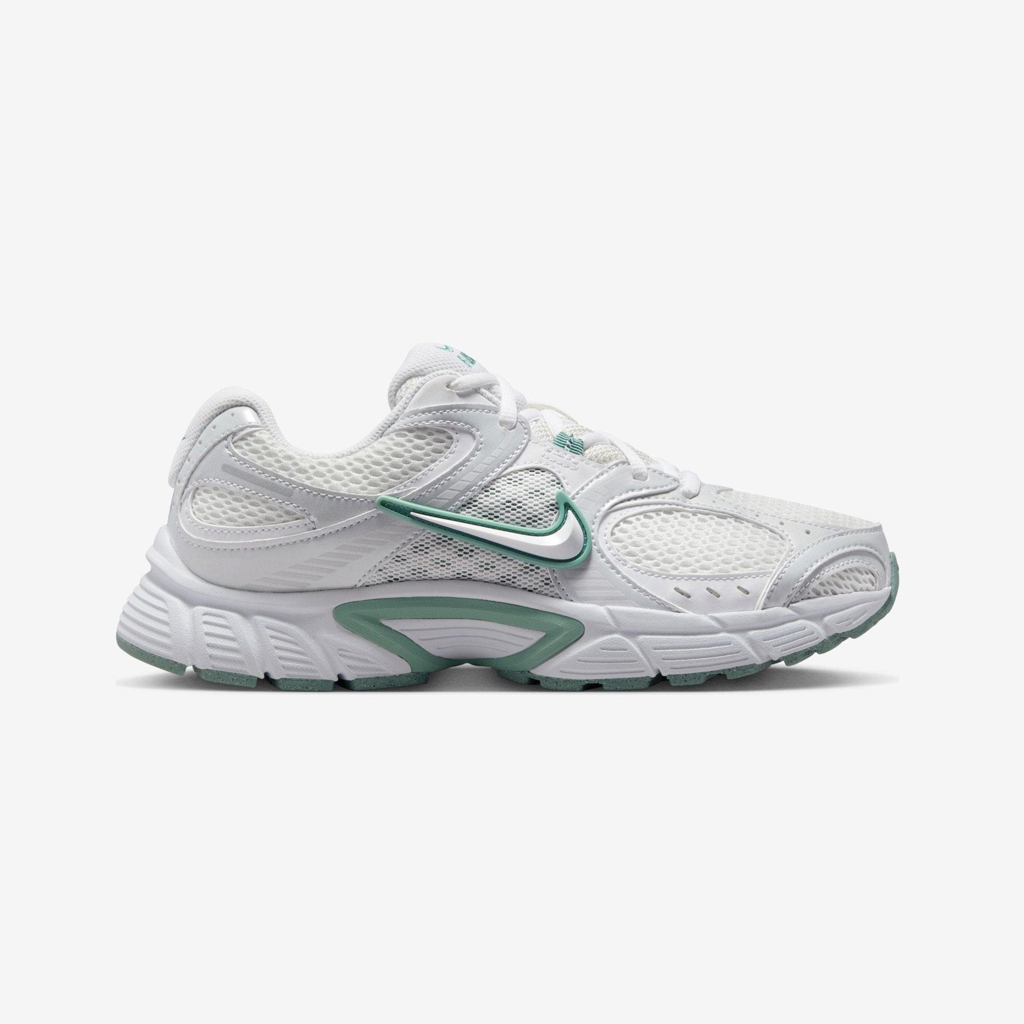 Nike V5 RNR HQ7901-106 Beyaz-Yeşil Kadın Spor Ayakkabı